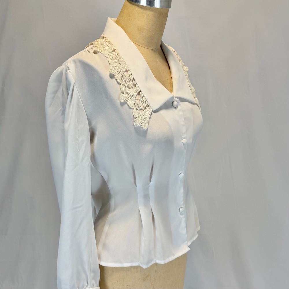 VINTAGE crochet floral lace collar blouse button down tailored lightweight 90s - Picture 4 of 17